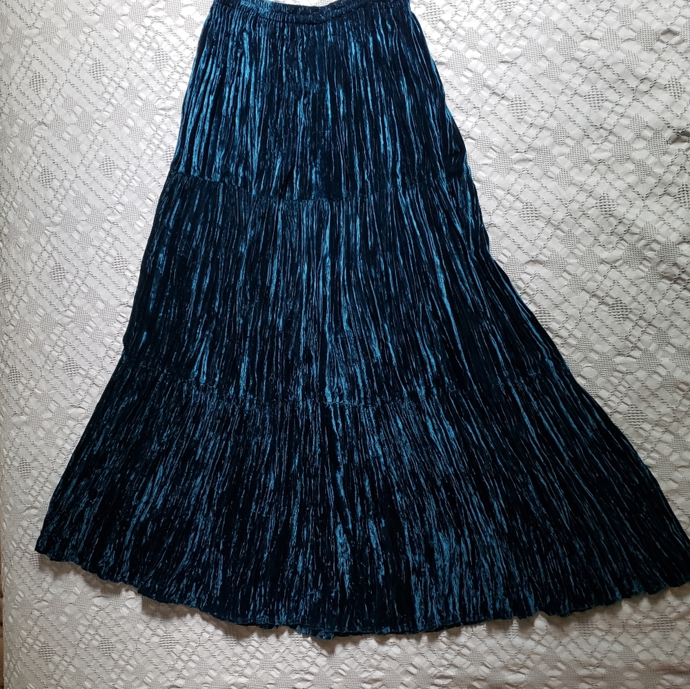 NWOT Double D Ranch water carrier skirt
